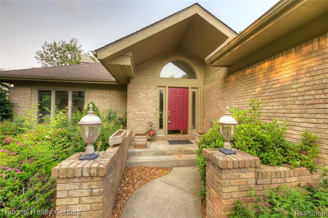 front view picture of 2692 Mulligan Drive, Jackson, MI. 49203