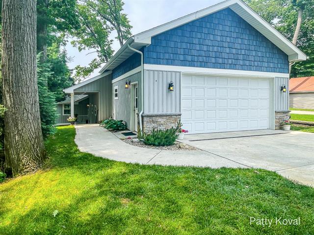 front view picture of 2580 Seymour Drive, Shelbyville, MI. 49344