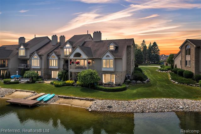 front view picture of 18112 Blue Heron Pointe Drive, Northville, MI. 48168