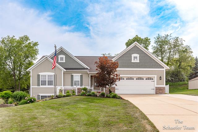 front view picture of 923 Soren Court Se, Lowell, MI. 49331