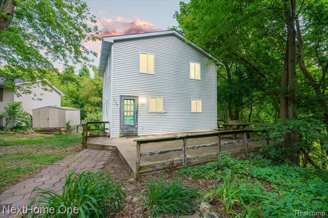 front view picture of 7469 Longworth Drive, Brighton, MI. 48116