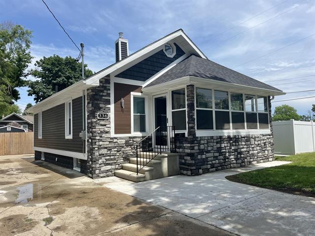 front view picture of 336 E Prospect Street, Jackson, MI. 49203