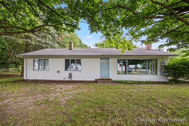 front view picture of 11507 W Carson City Rd, Greenville, MI. 48838