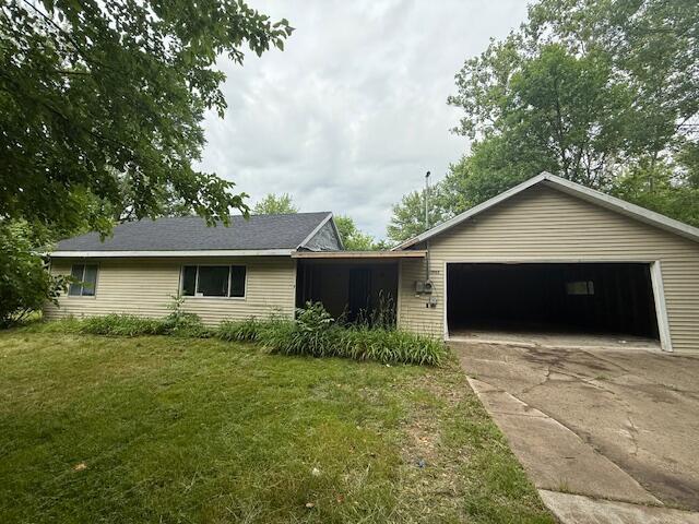 front view picture of 3903 Willow Drive Ne, Grand Rapids, MI. 49525