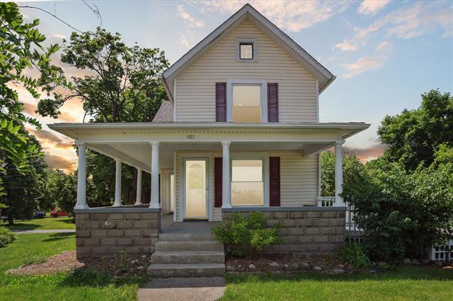 front view picture of 402 Ann Arbor Street, Manchester, MI. 48158