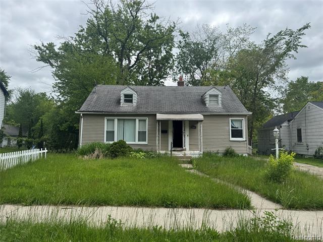 front view picture of 17444 Salem Street, Detroit, MI. 48219