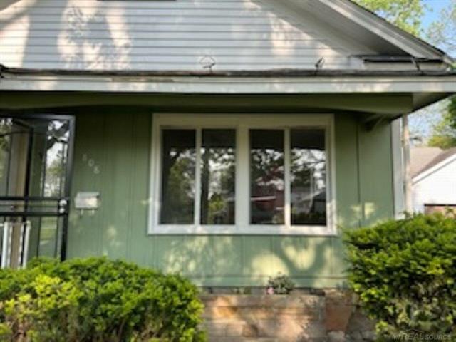 front view picture of 808 Carson Street, Albion, MI. 49224