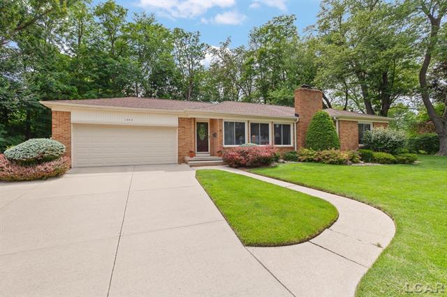 front view picture of 1043 Orchard Road, Adrian, MI. 49221