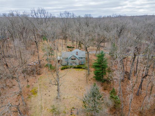 front view picture of 5436 Strawberry Lake Road, Whitmore Lake, MI. 48189