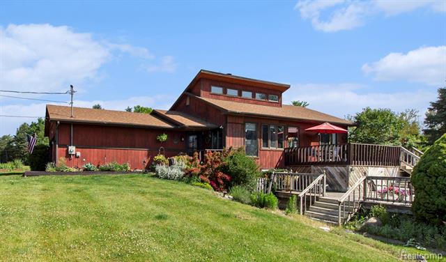 front view picture of 10267 Wake Robin Drive, Grand Blanc, MI. 48439