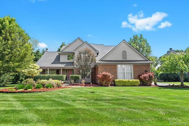 front view picture of 13105 Gorget Drive, South Lyon, MI. 48178