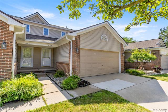 front view picture of 17647 Liberty Lane, Riverview, MI. 48193