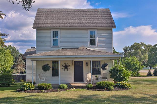 front view picture of 8015 Bloomer Street, Carson City, MI. 48811