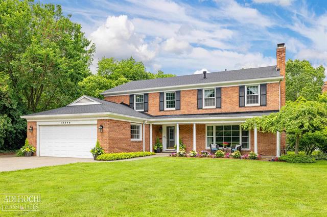 front view picture of 15345 Windmill Pointe Drive, Grosse Pointe, MI. 48230