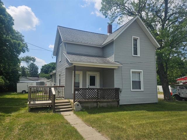 front view picture of 921 W Broadway, Mount Pleasant, MI. 48858