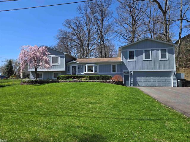 front view picture of 5885 Rockcroft Boulevard, Clarkston, MI. 48362