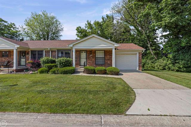 front view picture of 28089 Pinetree Lane, Harrison Township, MI. 48045