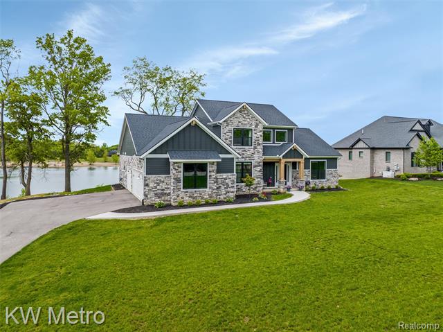 front view picture of 1585 Kriss Crossing Road, Brighton, MI. 48114
