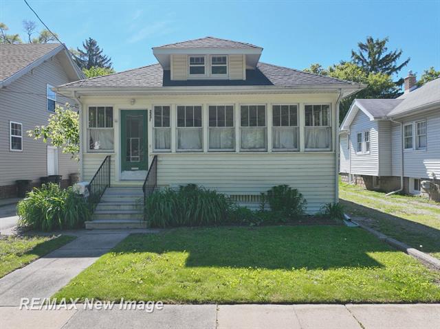 front view picture of 2231 Avon Street, Saginaw, MI. 48602