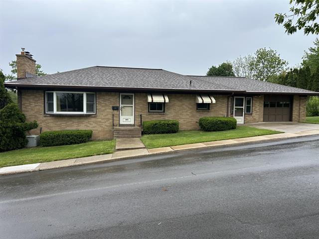 front view picture of 805 Capen Street Ne, Grand Rapids, MI. 49505