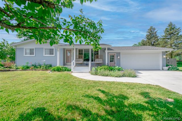 front view picture of 3474 Bilsky Street, Burton, MI. 48519