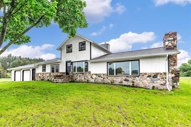 front view picture of 5853 W 112Th Street, Grant, MI. 49327