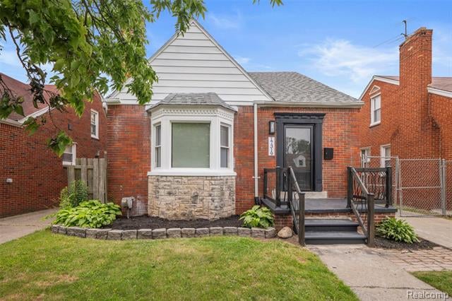 front view picture of 17319 Mansfield Street, Detroit, MI. 48235