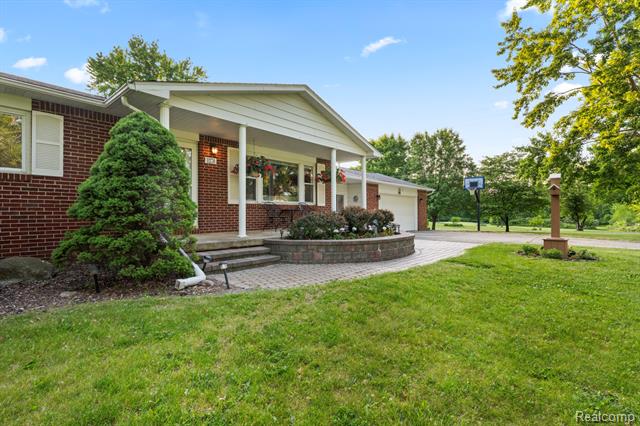 front view picture of 11270 Odell Road, Linden, MI. 48451