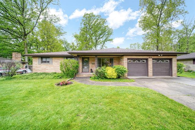 front view picture of 2074 Campbell Drive, Jackson, MI. 49202