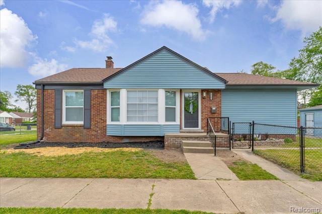 front view picture of 19505 Santa Barbara Drive, Detroit, MI. 48221