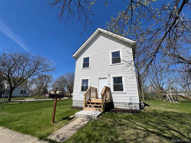 front view picture of 230 Almyra Avenue, Monroe, MI. 48161