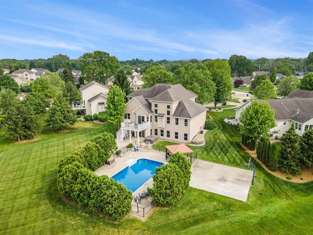 front view picture of 911 Fairwood Court, Jenison, MI. 49428