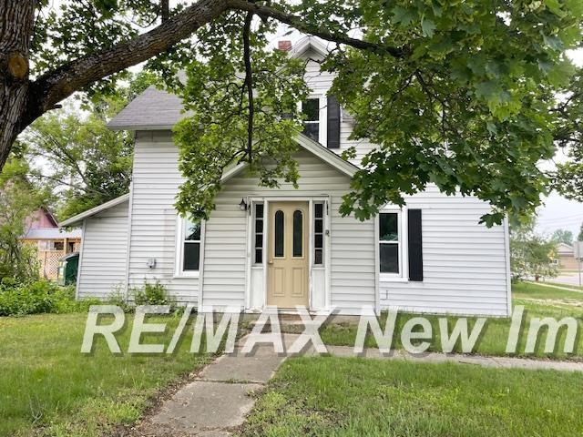 front view picture of 901 N State Street, Gladwin, MI. 48624