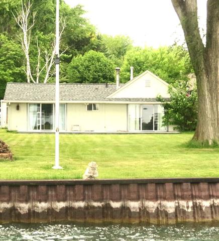front view picture of 7529 S River Road Road, Marine City, MI. 48039