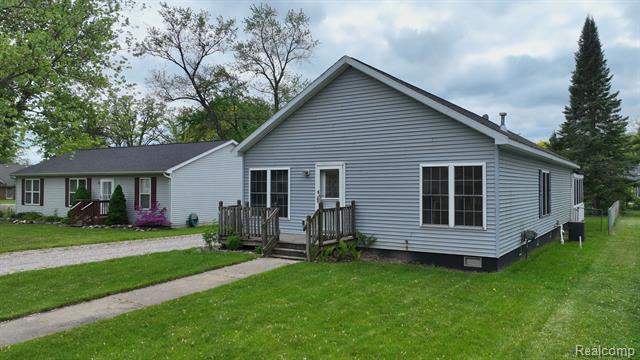 front view picture of 1670 Edwin Drive, Brighton, MI. 48114