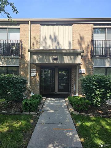 front view picture of 18145 University Park Drive, Livonia, MI. 48152