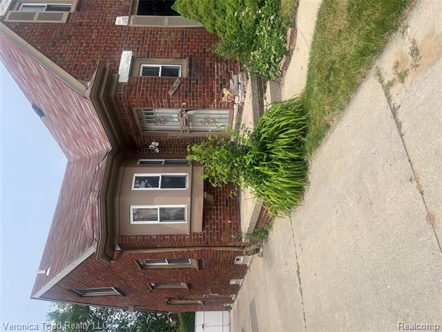 front view picture of 18611 Monica Street, Detroit, MI. 48221