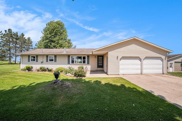 front view picture of 4515 S Lincoln Road, Mount Pleasant, MI. 48858