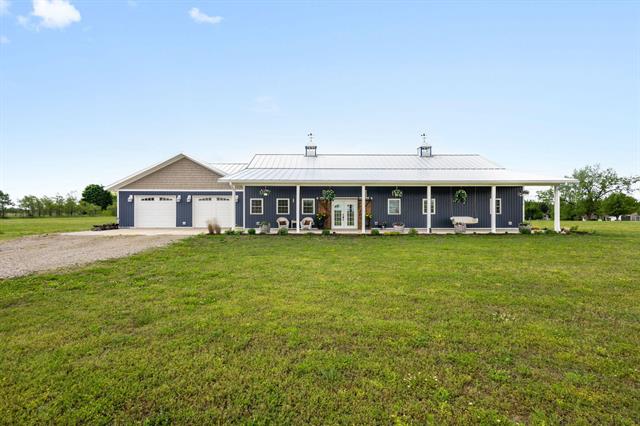 front view picture of 17495 Bison Trail, White Pigeon, MI. 49099