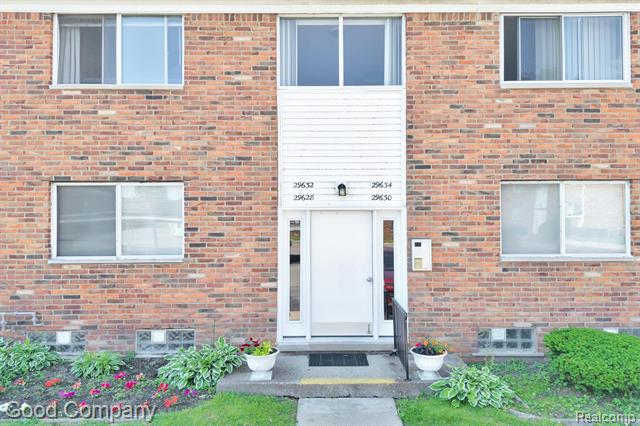 front view picture of 29628 Hoover Road, Warren, MI. 48093