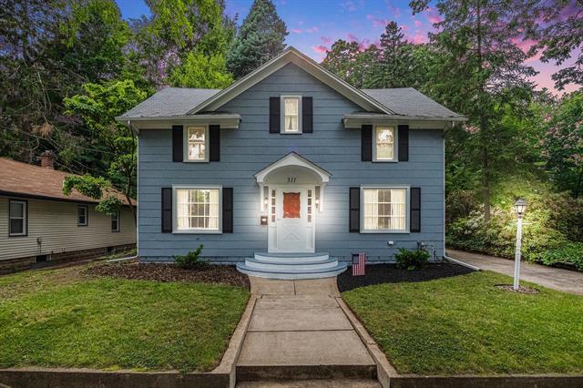 front view picture of 311 Moccasin Street, Buchanan, MI. 49107