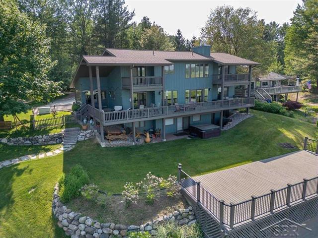 front view picture of 4394 N Francis Shores Avenue, Sanford, MI. 48657
