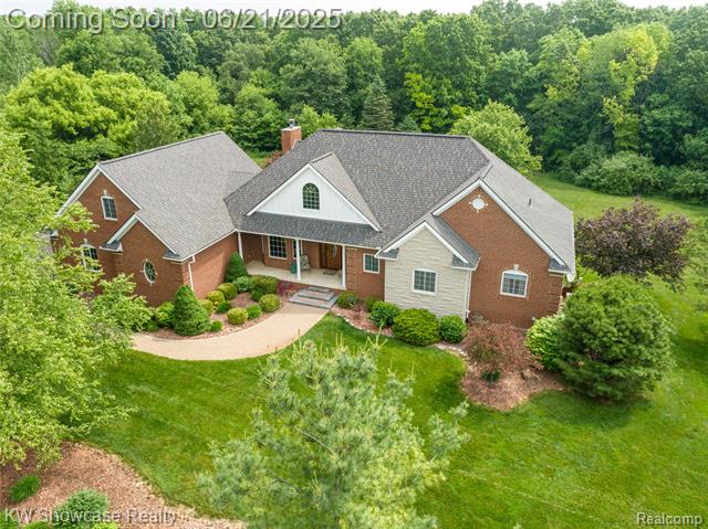 front view picture of 2449 Woodvale Trail, Brighton, MI. 48114