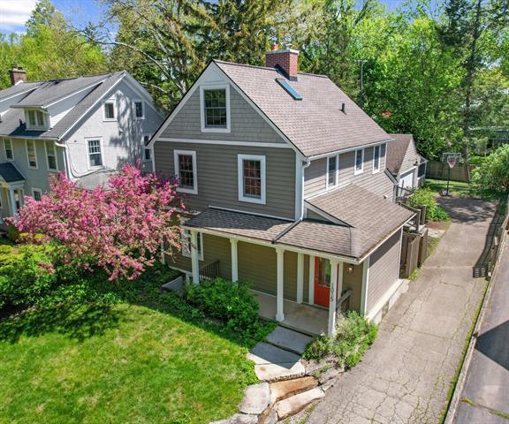 front view picture of 1015 Lincoln Avenue, Ann Arbor, MI. 48104
