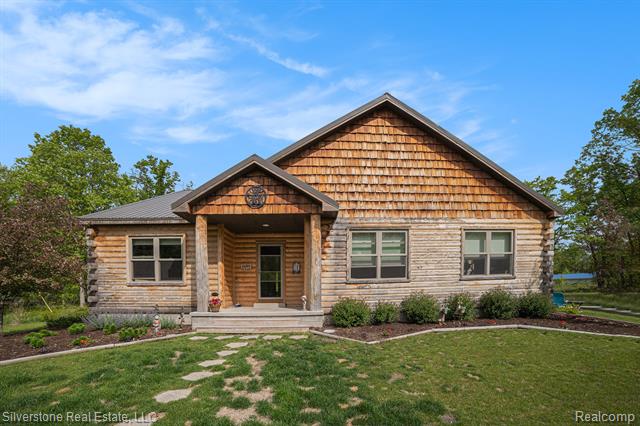 front view picture of 2816 W K Bar L Drive, Midland, MI. 48640