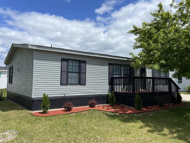 front view picture of 4050 Larkspur Lane, Muskegon, MI. 49442