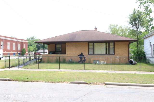 front view picture of 709 Catherine Avenue, Muskegon, MI. 49442