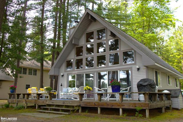 front view picture of 3334 E Pinecrest Drive, Gladwin, MI. 48624