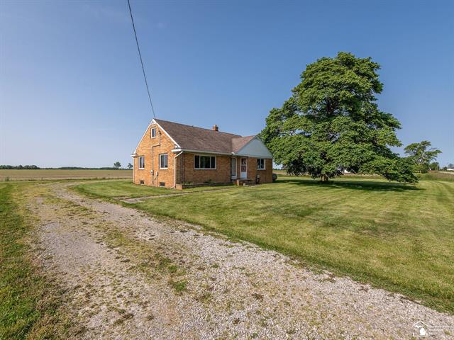 front view picture of 6875 E Mulberry Road, Blissfield, MI. 49228