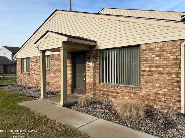front view picture of 50186 N Horst Court, New Baltimore, MI. 48047